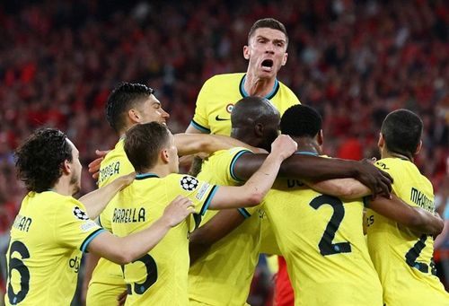 Inter Milan thắng 2-0 tại Benfica để chiếm vị trí thuận lợi có thể lọt vào vòng 4 đội mạnh nhất.