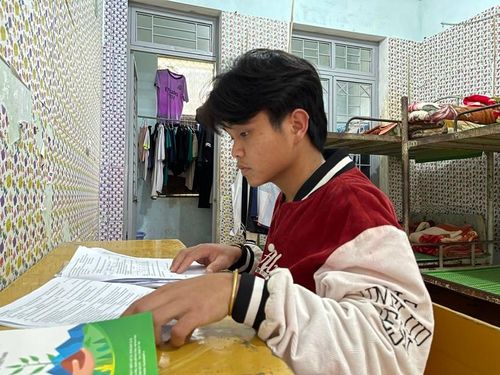 Đinh Hồng Khánh ước mong trở thành giáo viên giảng dạy cho học sinh khó khăn.