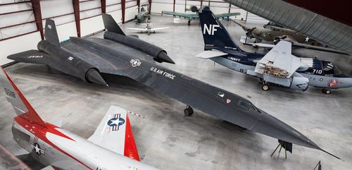 Các đơn vị F-14 và F-15 của Mỹ được huấn luyện đặc biệt để đánh chặn các đối thủ tốc độ cao, thông qua việc sử dụng máy bay trinh sát SR-71 Blackbird để mô phỏng khả năng của MiG-25.