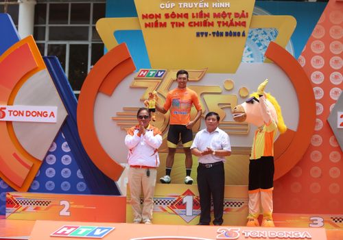 Nguyễn Thắng soán áo cam
