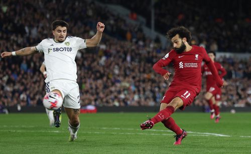  Đội chủ sân Elland Road tiếp tục thi đấu với đội hình dâng cao, để rồi một lần nữa thủng lưới sau pha để mất bóng ở giữa sân. 4 phút sau bàn thắng của Gakpo, Mohamed Salah nhân đôi cách biệt bằng cú sút lạnh lùng vào góc cao khung thành. 