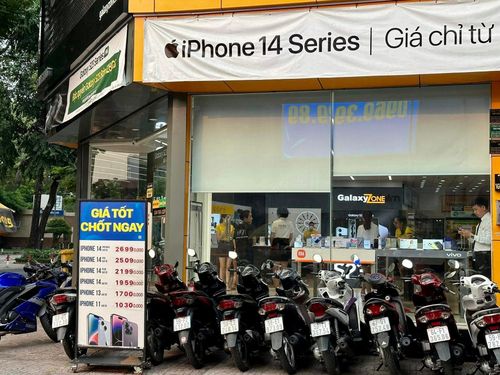 Giá iPhone 14 tại Việt Nam biến động theo từng ngày. Ảnh: Tân Nguyễn.