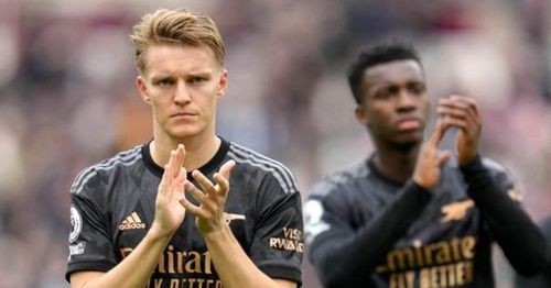 Arsenal đang “ngủ quên” vào giai đoạn quyết định của mùa giải.