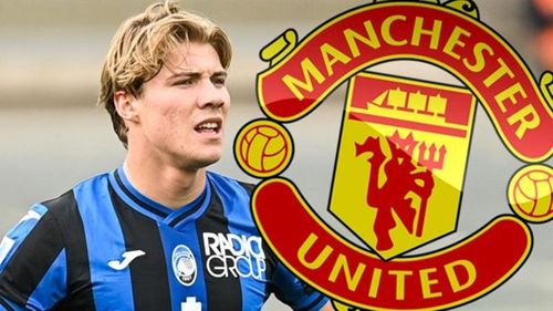 Man.United đưa Rasmus Hojlund vào danh sách rút gọn 6 tiền đạo muốn ký hợp đồng.