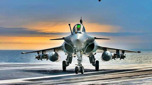 Một điều đặc biệt là hợp đồng mua bán máy bay Rafale với Indonesia không quy định việc cung cấp vũ khí đi kèm; vì vậy, hợp đồng bán máy bay Rafale cho Indonesia của Pháp có thể có lợi nhuận cao hơn một chút.