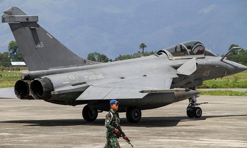 Những đơn đặt hàng vừa ký, cùng với thêm 30 chiếc Rafale mà Ai Cập đặt hàng từ tháng 5/2021, khiến công ty Dassault phải tăng tốc độ sản xuất chiến đấu cơ Rafale hàng năm lên gấp ba lần (vào thời điểm đó chỉ ở mức 11 chiếc/năm).