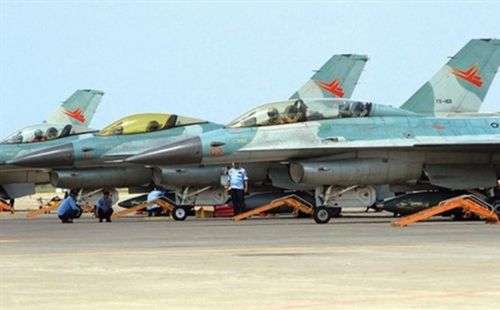 Nhưng theo truyền thông Nga, lý do thực sự của việc chấm dứt thỏa thuận là áp lực ngầm của Mỹ và mối đe dọa trừng phạt Indonesia. Hiện Không quân Indonesia có khoảng 10 tiêm kích Su-27 và khoảng 10 chiếc Su-30 mua của Nga. Ngoài ra còn có 36 chiếc F-16 mà Indonesia mua của Mỹ từ đầu những năm 2000.