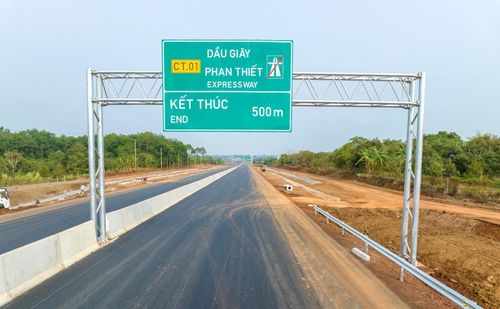 Cao tốc Phan Thiết - Vĩnh Hảo được nối liền với đoạn Dầu Giây - Phan Thiết. Ảnh: Chí Hùng.