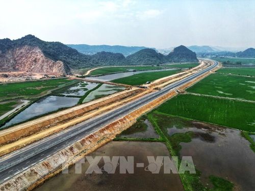 Cao tốc tuyến Mai Sơn - Quốc lộ 45 có tổng chiều dài 63, 37km. Ảnh: Tuấn Anh - TTXVN