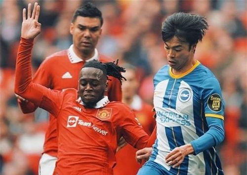 Kaoru Mitoma ở trận đấu với MU tại bán kết FA Cup 2023