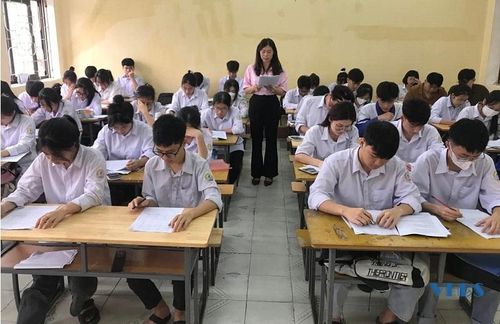 Cô và trò Trường THPT Hậu Lộc 2 (Hậu Lộc) đang tích cực ôn luyện hướng đến kết quả cao trong kỳ thi tốt nghiệp THPT Quốc gia sắp tới.