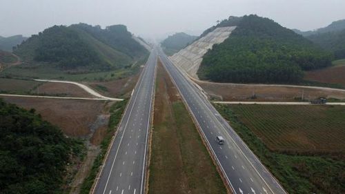 Những ngày này, các mũi thi công đang khẩn trương hoàn thiện một số hạng mục còn lại.