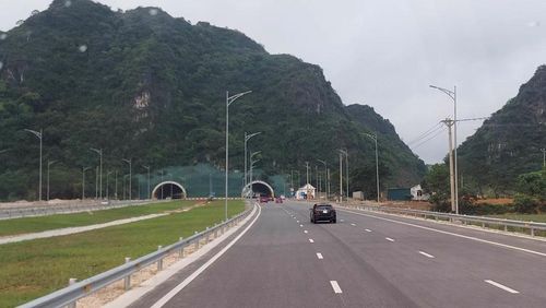 Hầm Thung Thi nằm trên tuyến cao tốc Mai Sơn - QL45.