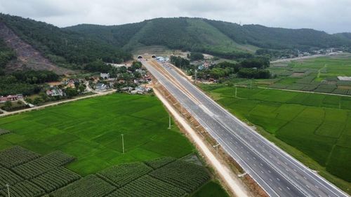 Ngay sau khi Lễ khánh thành kết thúc, các lực lượng chức năng sẽ tổ chức giao thông, hướng dẫn, phân luồng giao thông để phục vụ nhu cầu đi lại của nhân dân.