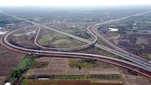 Đoạn nút giao Long Thành - Dầu Giây nối cao tốc Phan Thiết-Dầu Giây. (Ảnh: Mạnh Linh/TTXVN)
