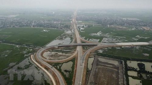 Nút giao Đông Xuân tại Km327+780 trên tuyến cao tốc Mai Sơn-Quốc lộ 45. (Ảnh: Huy Hùng/TTXVN)