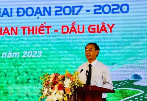 Thứ trưởng Bộ Giao thông Vận tải Lê Đình Thọ phát biểu tại điểm cầu Thanh Hóa. (Ảnh: Huy Hùng/TTXVN)