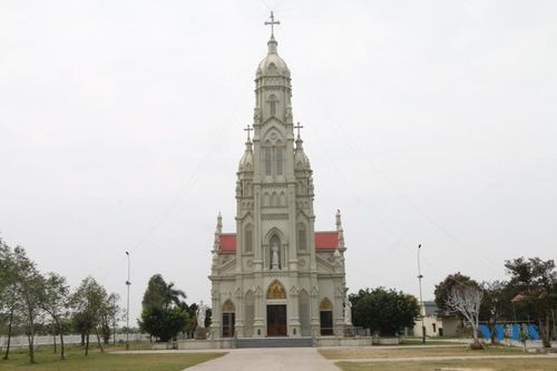 Với phương châm sống “tốt đời đẹp đạo”, “kính chúa yêu nước”, “sống phúc âm giữa lòng dân tộc”, phát huy mối đoàn kết lương - giáo, những năm qua người dân thôn 4 đã cùng nhau nỗ lực phát triển kinh tế, xây dựng quê hương, đất nước. Thôn 4 là thôn NTM kiểu mẫu đầu tiên ở xã Yên Thịnh.