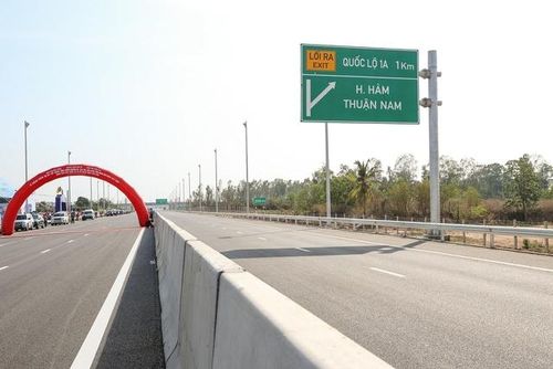 Dự án Phan Thiết - Dầu Giây có chiều dài tuyến khoảng 99 km đi qua các tỉnh Bình Thuận, Đồng Nai, kết nối với tuyến đường cao tốc TP.HCM - Long Thành - Dầu Giây.