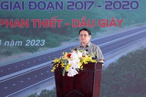 Thủ tướng nêu rõ một số bài học kinh nghiệm quan trọng từ việc triển khai các dự án cao tốc thời gian qua.