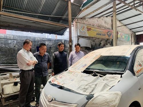 Trong xưởng sữa chữa Gara ô tô Sơn Tinh.