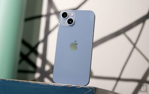 iPhone 14 lock có thiết kế giống với iPhone 13. Ảnh: Engadget. 