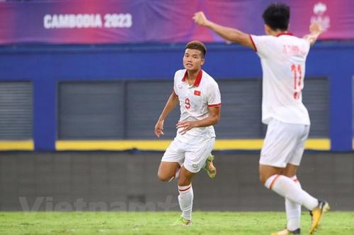 Văn Tùng ăn mừng sau khi ghi bàn thắng cho U22 Việt Nam. (Ảnh: Vietnam+)
