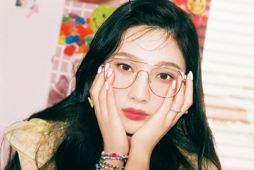 Rei (IVE), Joy (Red Velvet) đều phải hủy bỏ lịch trình vì sức khỏe yếu. Ảnh: Naver.