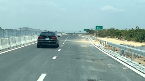 Bộ Giao thông Vận tải cho hay, do khối lượng các hạng mục cần hoàn thành của dự án cao tốc Vĩnh Hảo - Phan Thiết là khá lớn. Ảnh: Quang Toàn/BNEWS/TTXVN