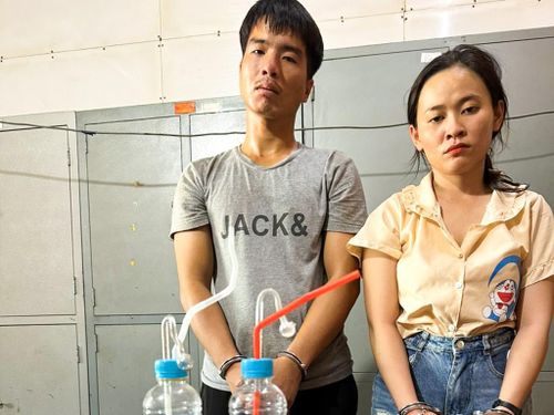 Đối tượng Hảo và Vy tại cơ quan công an.