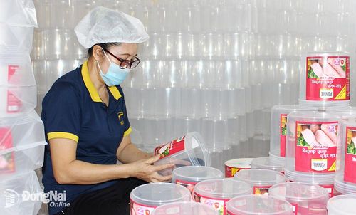 Sản xuất bao bì nhựa tại Công ty CP Visual Plastic (Khu công nghiệp Biên Hòa 2, TP.Biên Hòa)