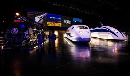  SCMaglev and Railway Park là bảo tàng đường sắt hàng đầu Nhật Bản, với hiện vật phong phú và đa dạng, từ tàu từ trường thử nghiệm đến các tàu hơi nước lịch sử. Bạn cũng có thể thử lái các mô hình ở đây. Ảnh: Travelcaffeine. 