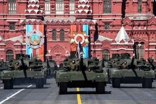Xe tăng T-14 Armata tham gia lễ duyệt binh mừng Ngày Chiến thắng trên Quảng trường Đỏ. (Ảnh: RIA Novosti)