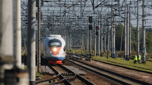 Tuy nhiên, tất cả những điều này không ngăn được phía Mỹ tiếp tục có những động thái nhằm làm "mất uy tín hợp tác hạt nhân" Trung - Nga.