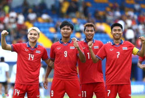  Yotsakorn (số 9) gây ấn tượng trong lần đầu dự SEA Games. Ảnh: Quang Thịnh.