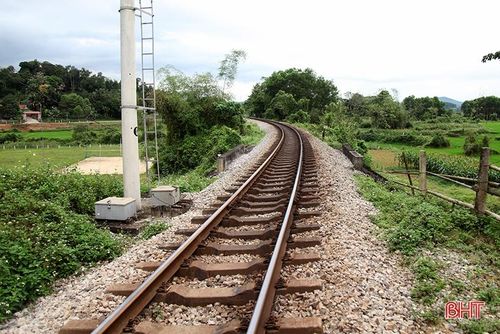 Hà Tĩnh đang phối hợp với các bộ, ngành để triển khai lập hồ sơ báo cáo nghiên cứu tiền khả thi dự án đường sắt tốc độ cao trên trục Bắc – Nam đoạn qua địa bàn.