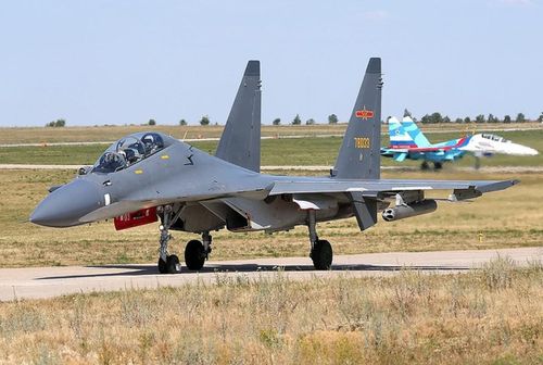 Su-30MKK là nhân tố thay đổi cuộc chơi cho khả năng tấn công trên biển của Trung Quốc, những thay đổi trong thiết kế bằng việc sử dụng tỷ lệ vật liệu composite cao hơn đáng kể so với các biến thể Su-30 khác và hợp kim nhôm mới giúp giảm trọng lượng của máy bay.