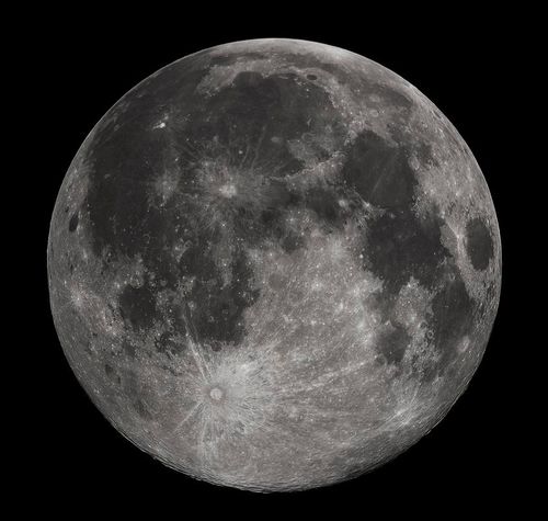 NASA đã phóng tên lửa Mặt trăng SLS khổng lồ và tàu vũ trụ Orion vào ngày 16/11/2022. Đây là nhiệm vụ không có bất kỳ phi hành gia nào trên tàu. Nhiệm vụ Artemis I sẽ mở đường cho các chuyến bay tiếp theo với sự có mặt của các phi hành gia, đầu tiên là quay quanh mặt trăng và sau đó hạ cánh xuống bề mặt vệ tinh của Trái đất.