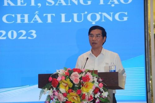 PGS.TS Nguyễn Huy Hoàng, Giám đốc Sở GD&amp;ĐT tỉnh Sơn La phát biểu tại hội nghị.