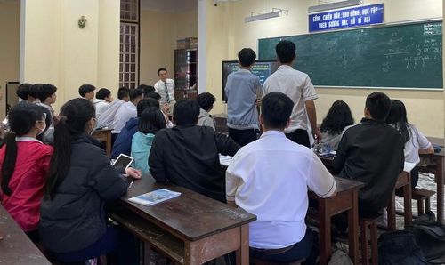 Các thầy cô tăng cường tư vấn kinh nghiệm và cách thức làm bài thi sao cho hiệu quả nhất.