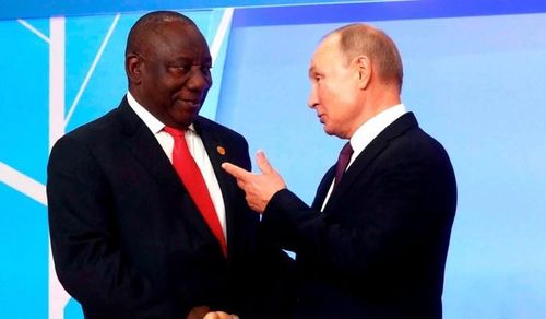 Tổng thống Nam Phi Cyril Ramaphosa và Tổng thống Nga Vladimir Putin, năm 2019. Ảnh: AFP