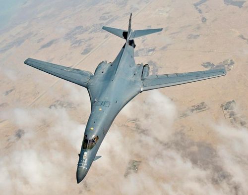 Boeing hiện không cung cấp nhiều thông tin về các giá treo tích hợp, chỉ biết rằng chúng có dạng module. Điều này có nghĩa là cho phép thay đổi vũ khí, chuyển động và điều chỉnh nhanh chóng.