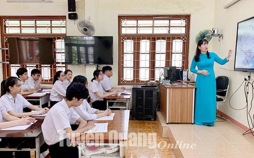 Cô giáo Trần Quỳnh Chi luôn thay đổi cách truyền tải kiến thức một cách linh hoạt giúp học sinh dễ tiếp thu kiến thức.