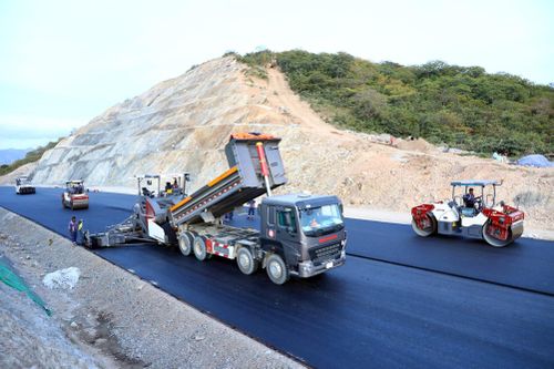 Theo thiết kế, vận tốc khai thác toàn tuyến là 80km/giờ, nếu chạy xe hết từ đầu tuyến đến cuối tuyến chỉ mất khoảng 1 giờ 15 phút.