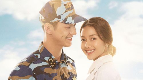 Khả Ngân từng bị chê diễn xuất thậm tệ khi đóng Hậu duệ mặt trời cùng Song Luân. Ảnh: MXH. 