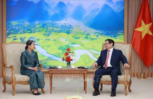 Thủ tướng Phạm Minh Chính tiếp Phó Thủ tướng, Bộ trưởng Bộ Quan hệ với Quốc hội-Thượng viện và Thanh tra Campuchia Men Sam An. Ảnh: Dương Giang/TTXVN