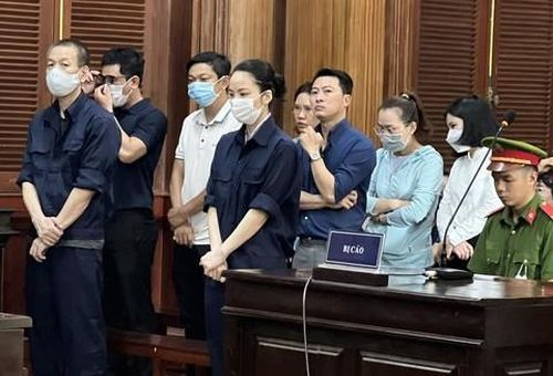 Các bị cáo tại tòa