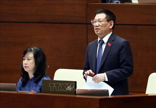 Bộ trưởng Bộ Tài chính Hồ Đức Phớc phát biểu giải trình, làm rõ một số vấn đề đại biểu Quốc hội nêu. Ảnh: Phạm Kiên/TTXVN