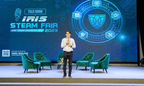 TS. Đặng Văn Sơn - đồng Trưởng Ban tổ chức Ngày hội STEM 2023, phát biểu tại Ngày hội.