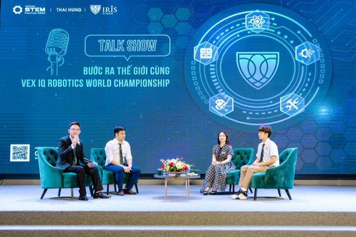 Huấn luyện viên và thành viên Team C2 - Iris - Milky Way chia sẻ về hành trình bước ra thế giới.